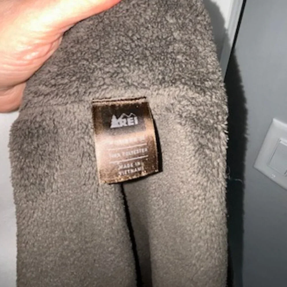 REI Women's Medium Vest Green with Fleece Lining EUC - Picture 9 of 9